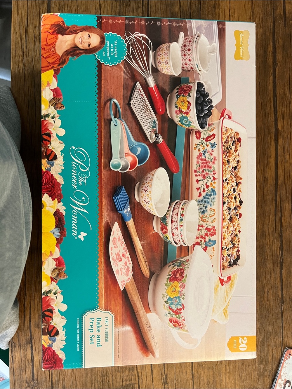 New in Box The Pioneer Woman Floral Bake and Prep Set - 20 Piece Set